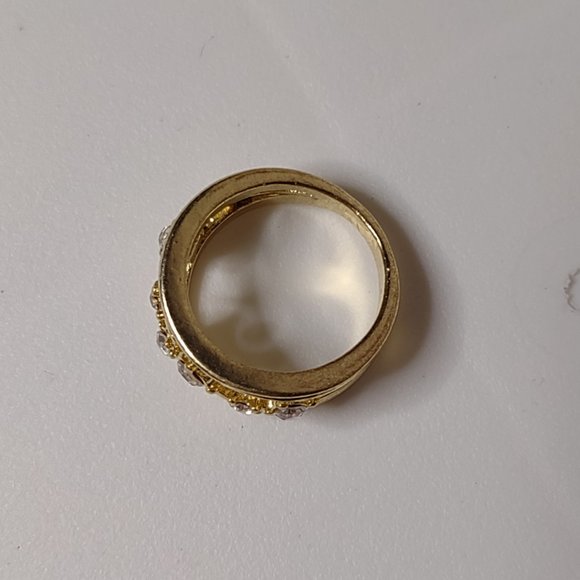 Cute Gold Tone Ring Size 6.5 - Picture 8 of 11